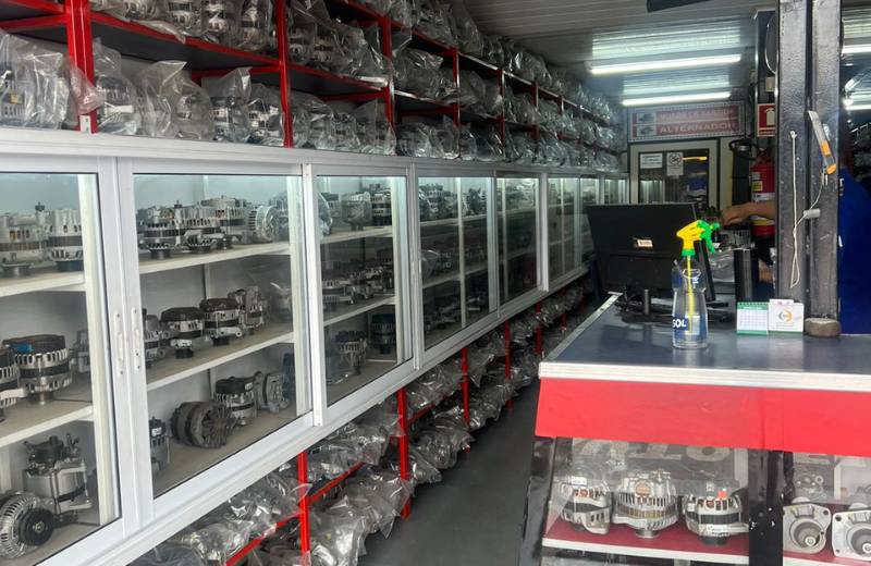 Estoque de alternadores Auto Elétrica 007